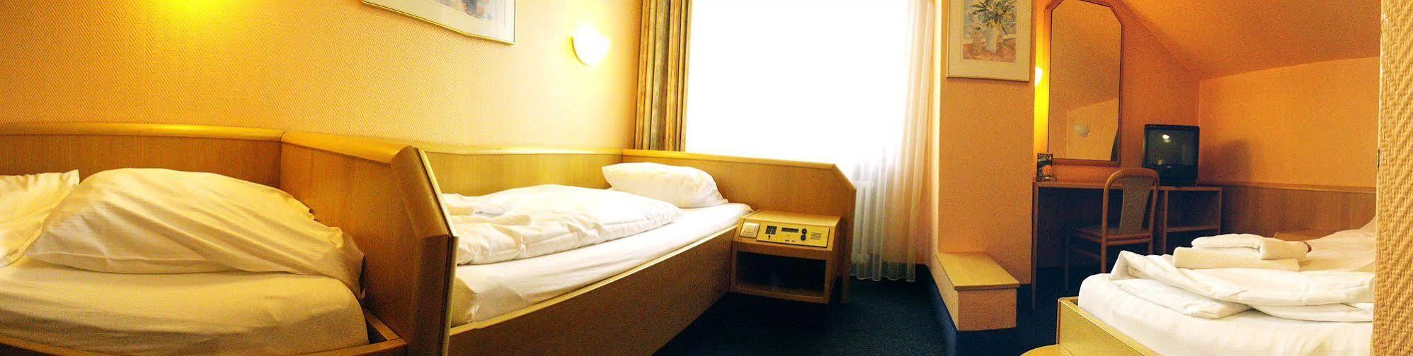 A1 Raststaette & Motel Hamburg-Stillhorn Eksteriør billede